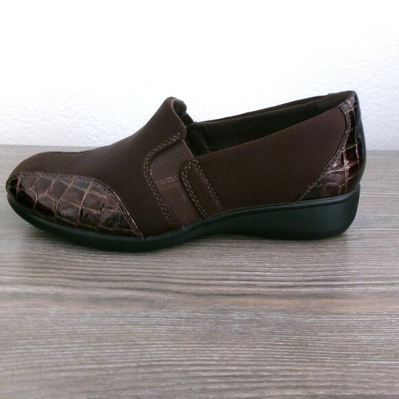 Near New Clarks GAEL REX Slip On Croc Embossed Low Wedge Loafers Shoes 8 Brown - Picture 8 of 16